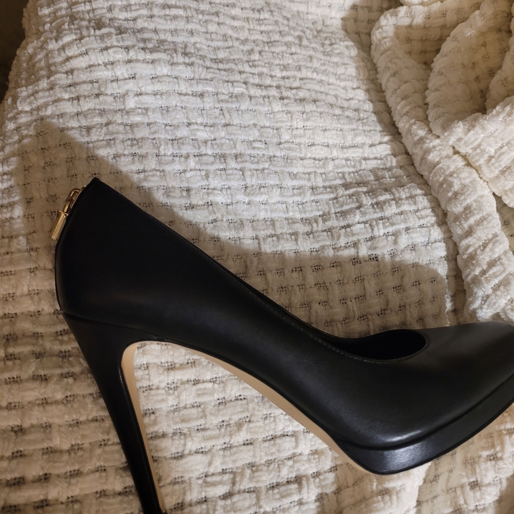 MICHAEL KORS Sleek Black High Heels with Gold Padlock On Heel. Size 8.
